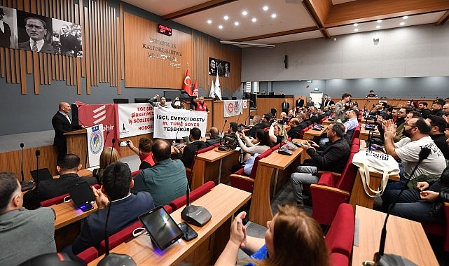 Egeşehir’de toplu sözleşme sevinci “Son nefesime kadar emeğin hakkını koruyacağım”