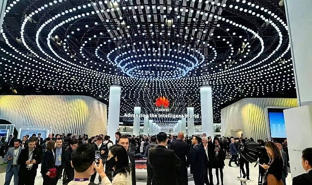 Huawei modaya yön veren ürünlerini Mobil Dünya Kongresi 2024’te tanıttı